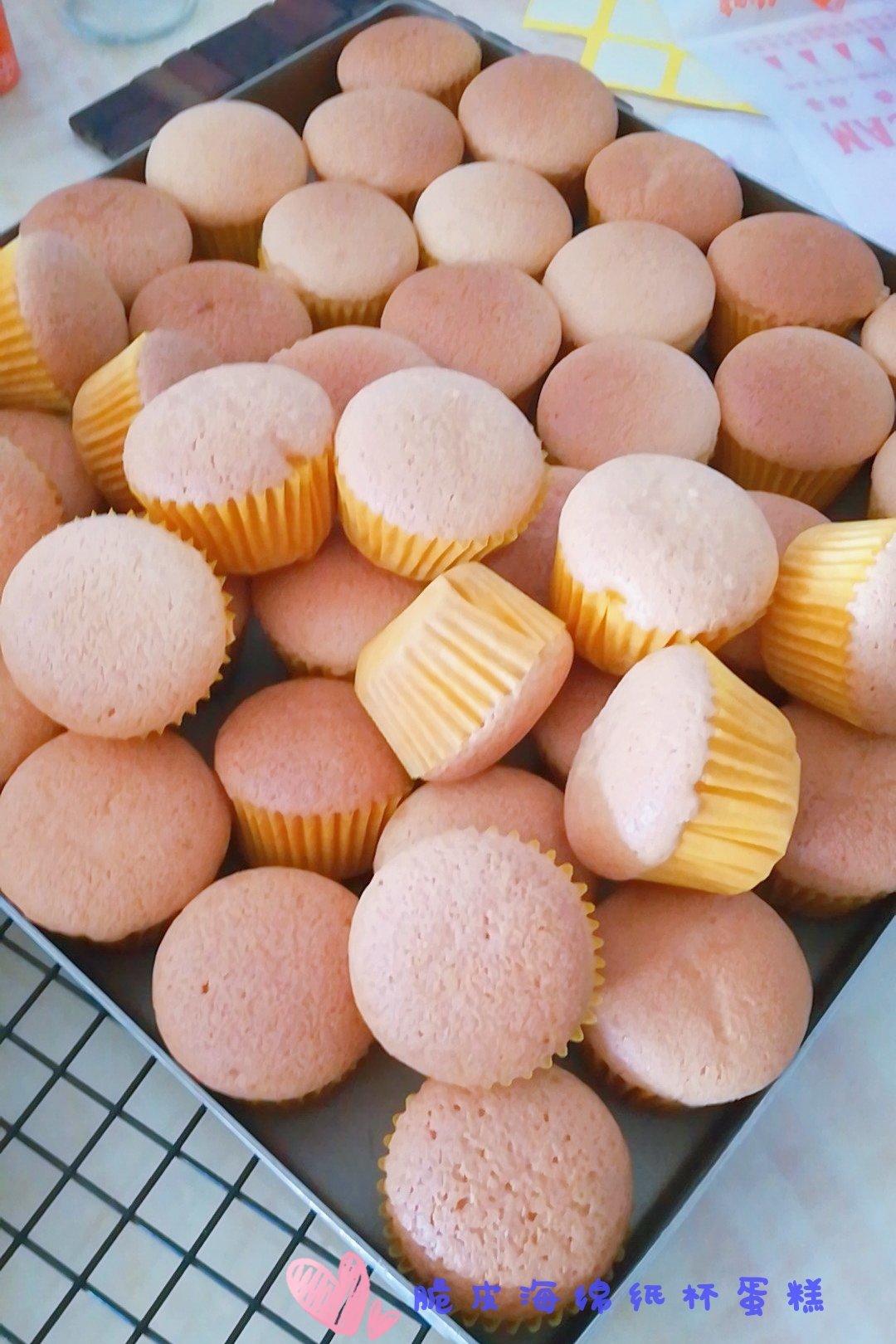 幸福小喵做的海绵纸杯蛋糕