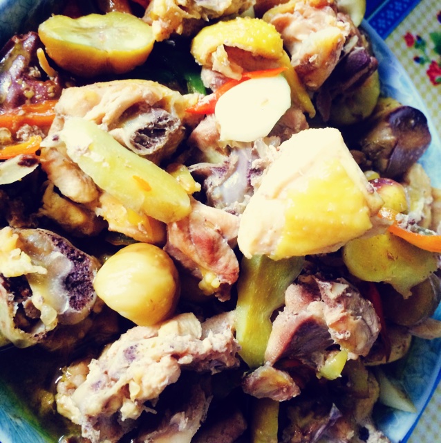 鲜甜软糯的板栗烧鸡，不输饭店～