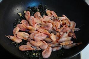 紫苏椒盐虾的做法 步骤4