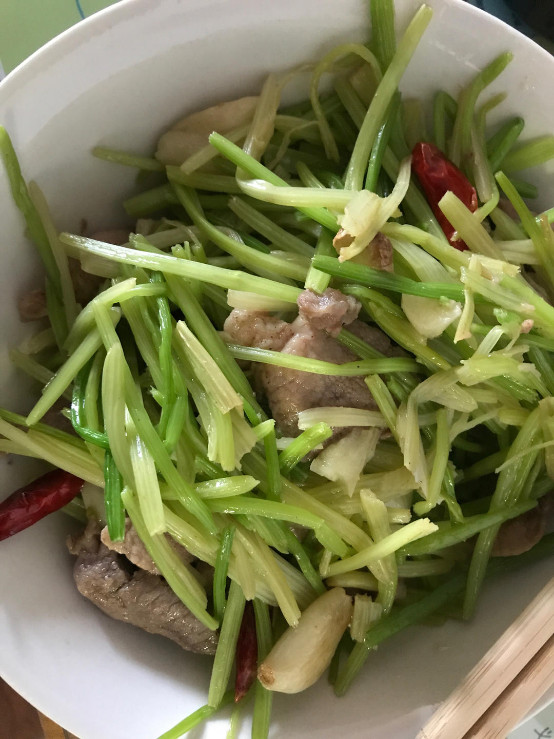 芹菜炒肉丝