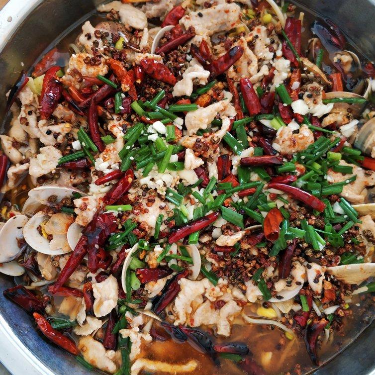 水煮肉片：辣椒的盛宴