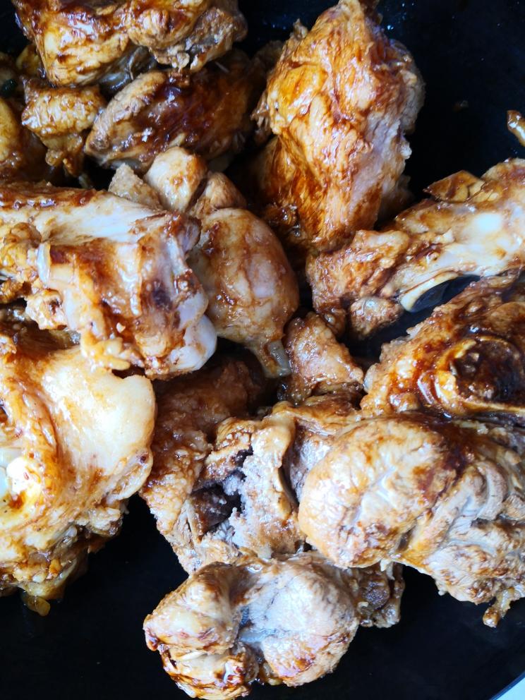 家庭版酱大骨的做法