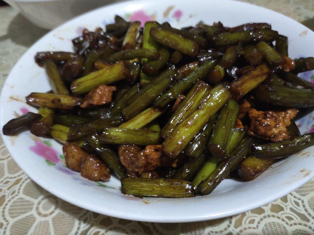 家常菜蒜苗炒肉