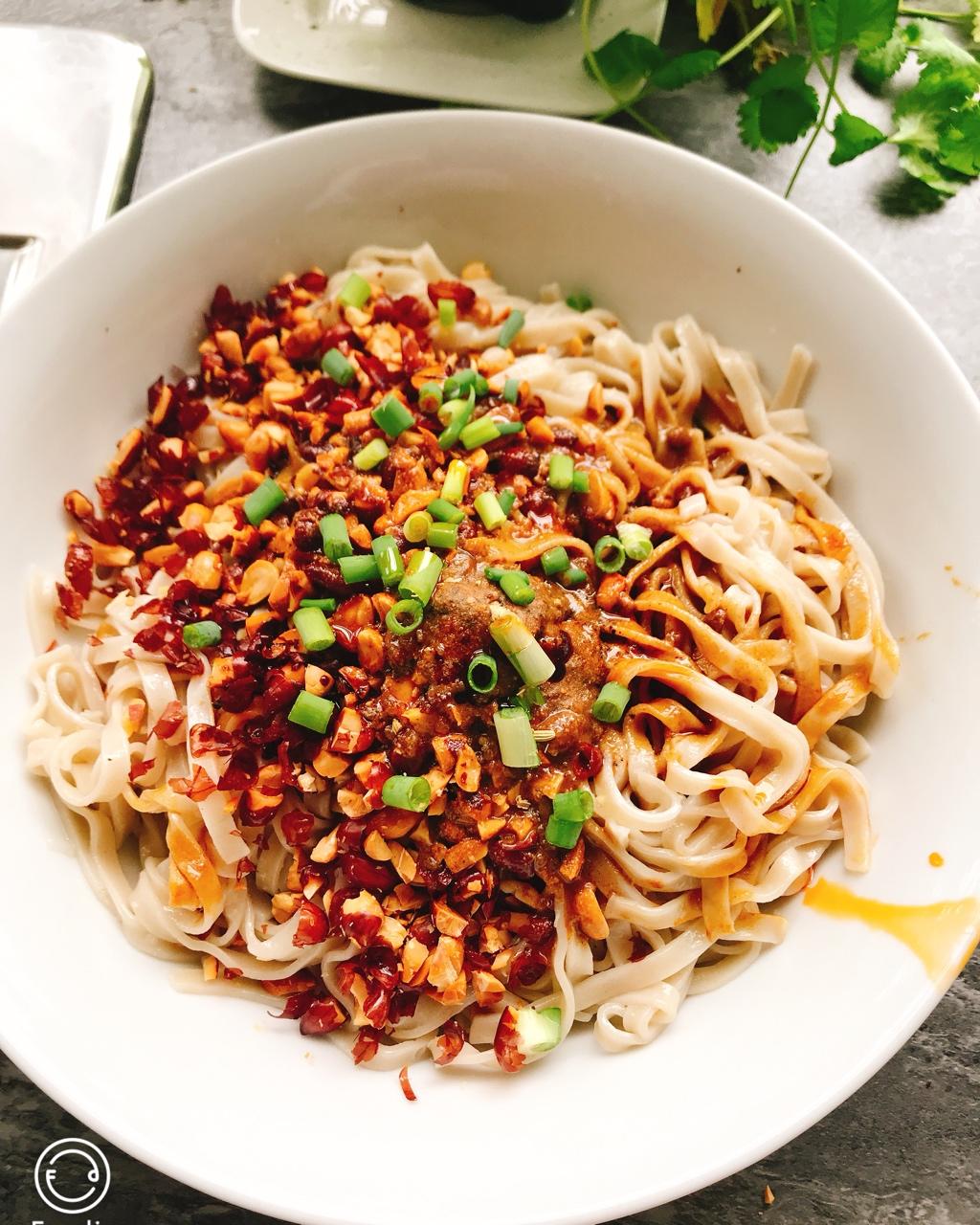 肥肠飞船做的堂妈小厨——热干面