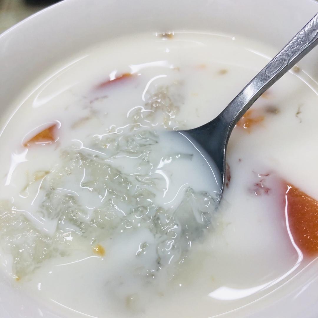 木瓜牛奶炖燕窝