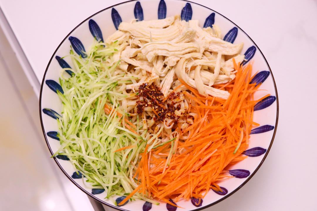 🥒鸡丝凉面