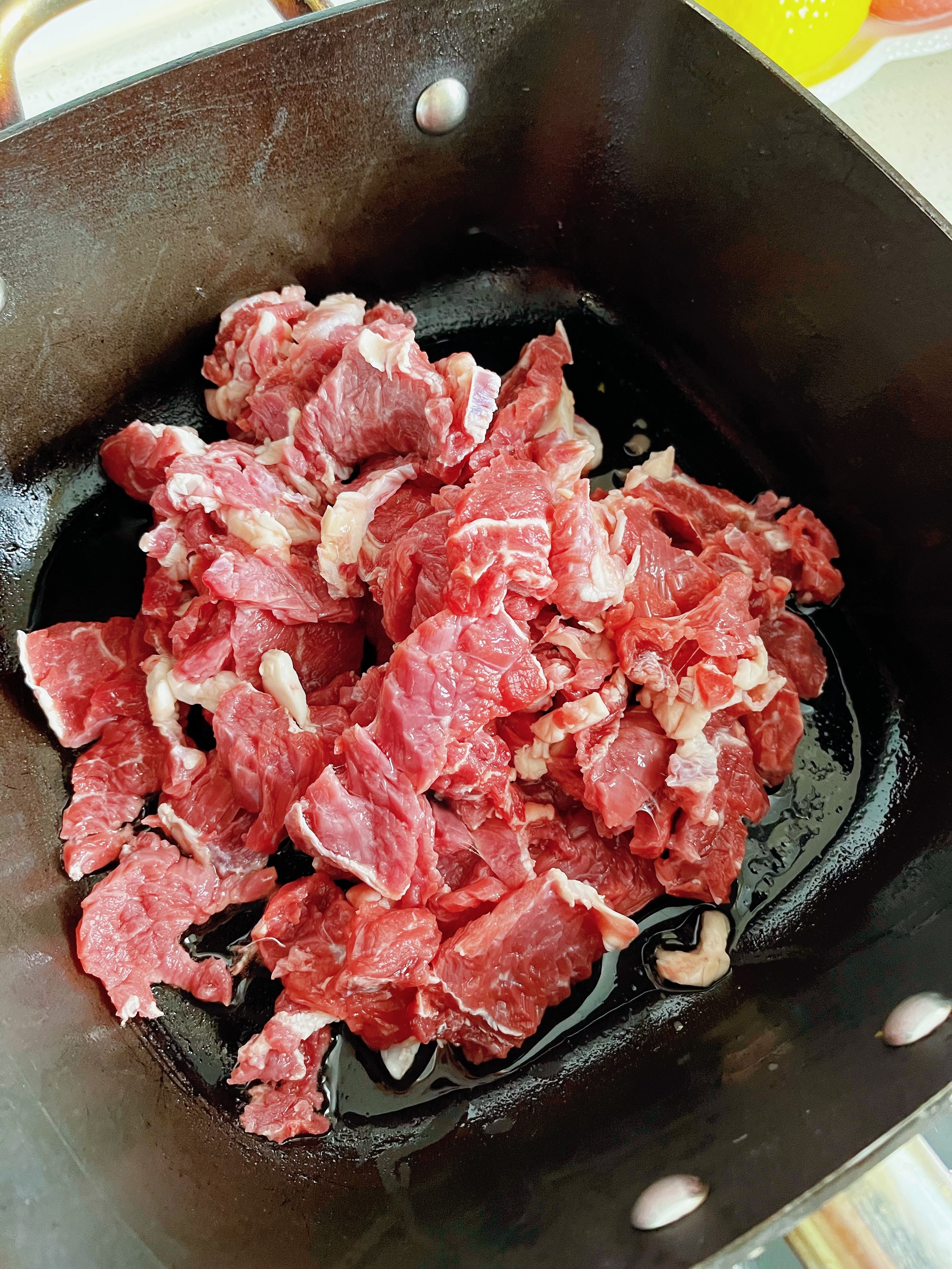 红烧雪花牛肉的做法 步骤2