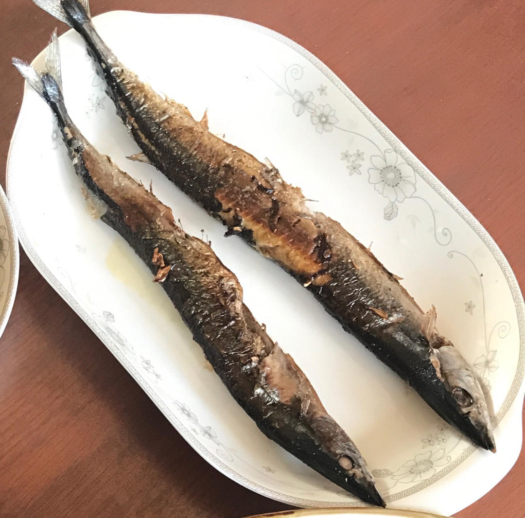 煎秋刀鱼