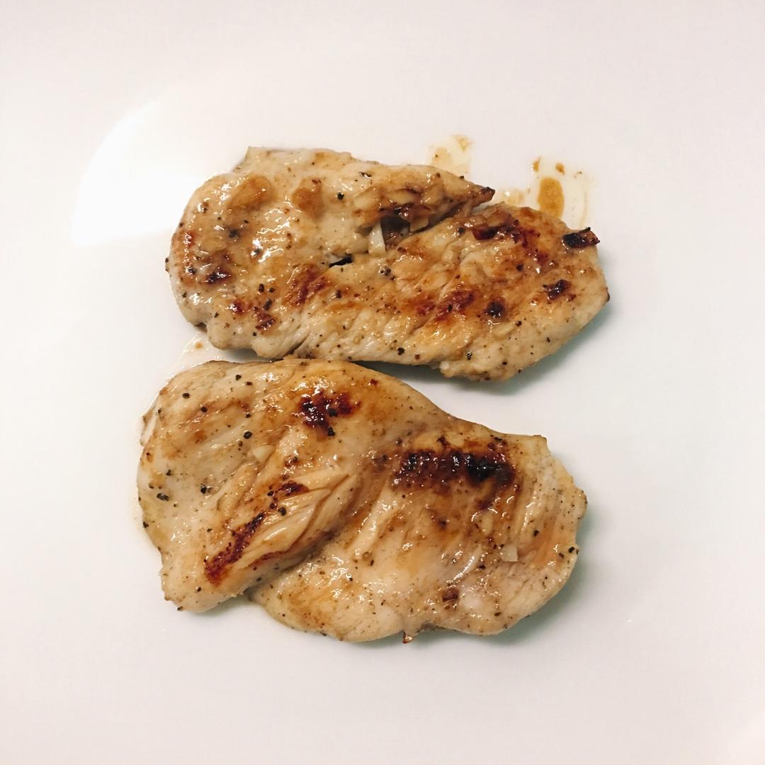 酷炫屌炸天好吃的煎鸡胸肉（香蒜蜂蜜煎鸡胸肉）