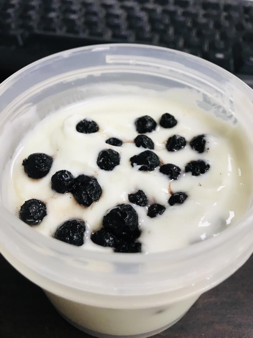 蓝莓干+易极优原味酸奶+炼乳
