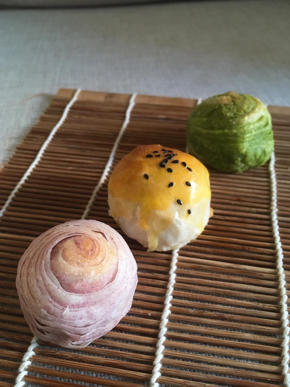 蛋黄酥~紫薯、抹茶、原味~花好月圆，中秋快乐~内附一次做六色蛋黄酥方法~