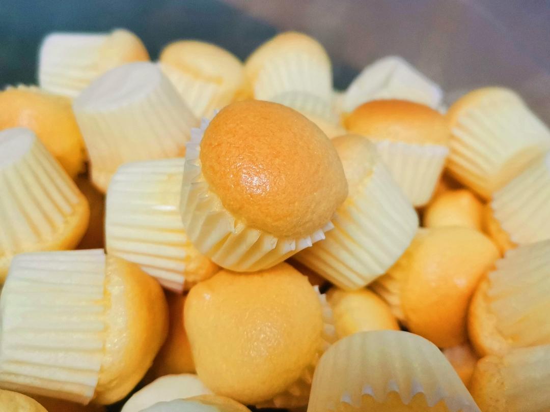 迷你戚风杯子蛋糕