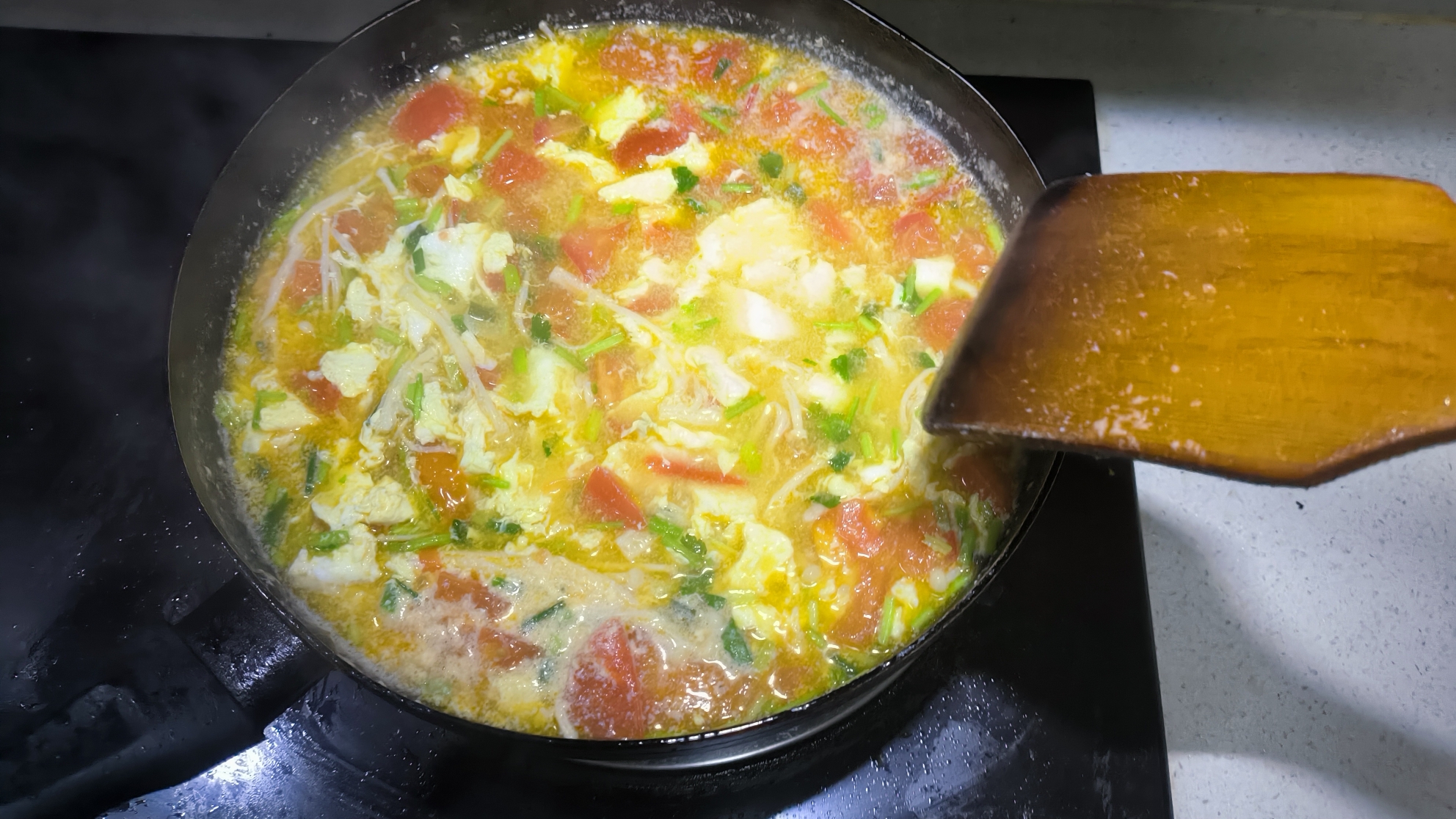 西红柿金针菇鸡蛋汤的做法