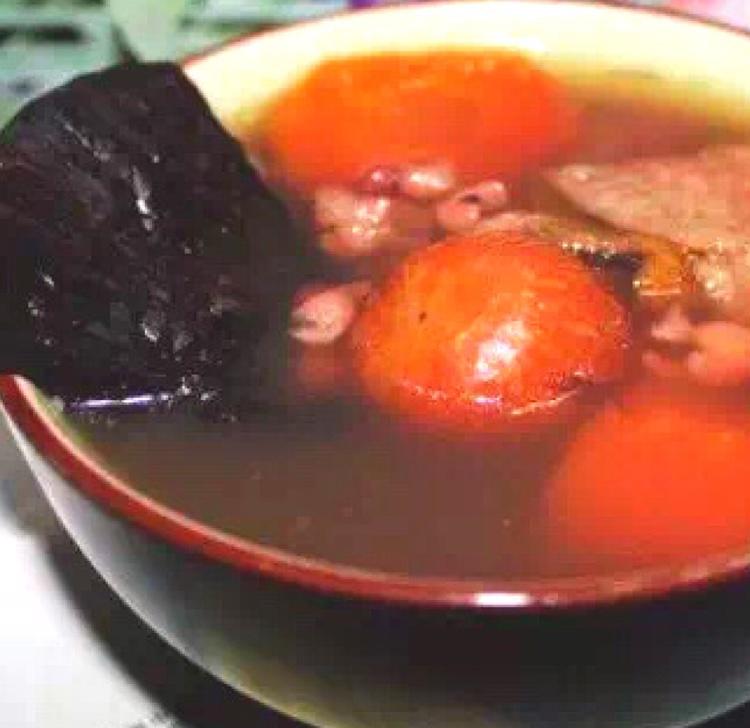 除湿气的汤----赤小豆，薏米煲灵芝
