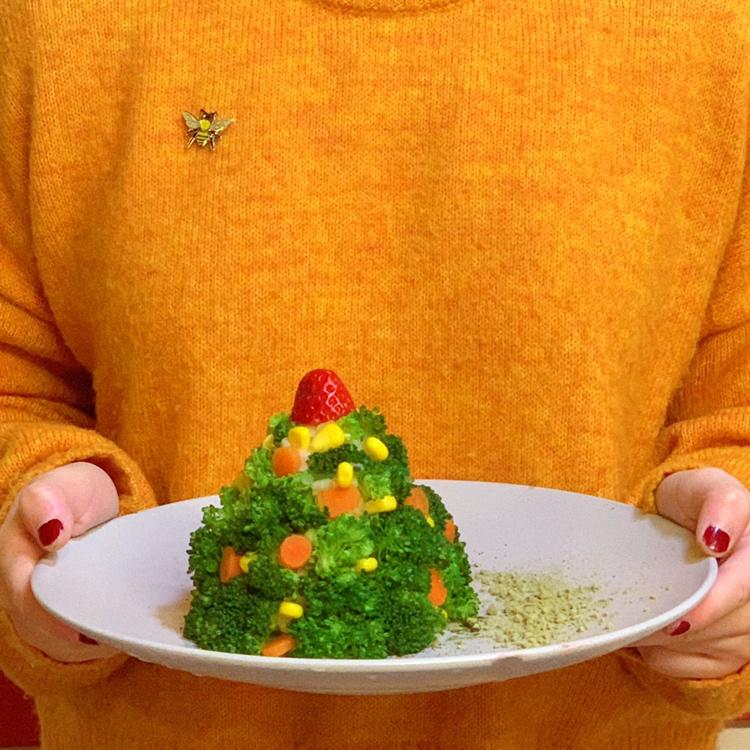 圣诞树沙拉的详细制作方法（西兰花土豆泥圣诞花环）