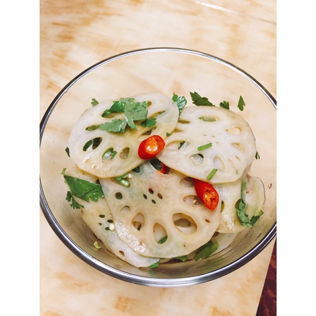 凉拌藕片【妞的食记】