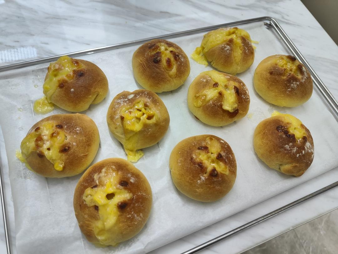 (超好吃的咸口面包）爆浆培根芝士面包