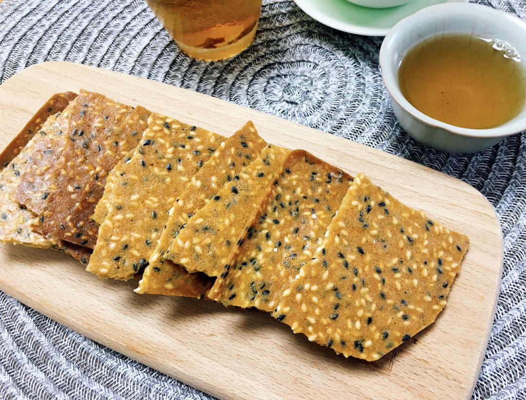 孩子超爱吃的芝麻薄脆饼