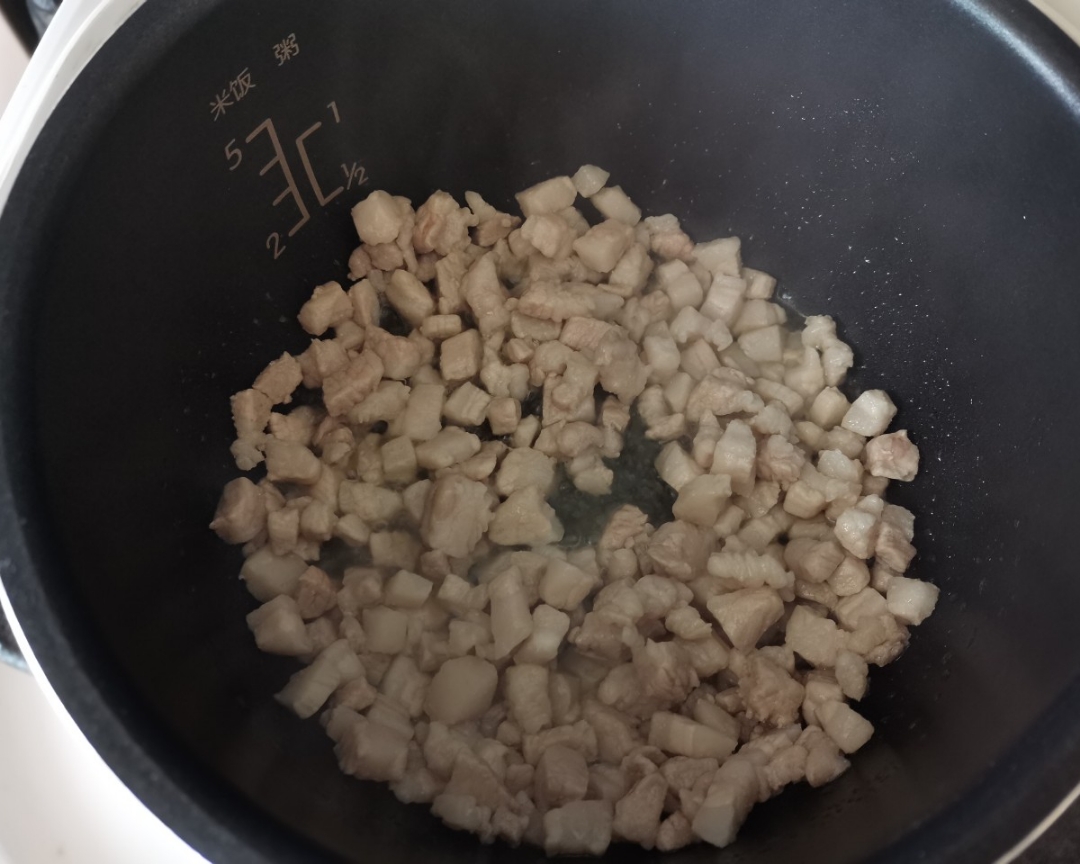 [电饭锅食谱]炸酱面的做法 步骤2