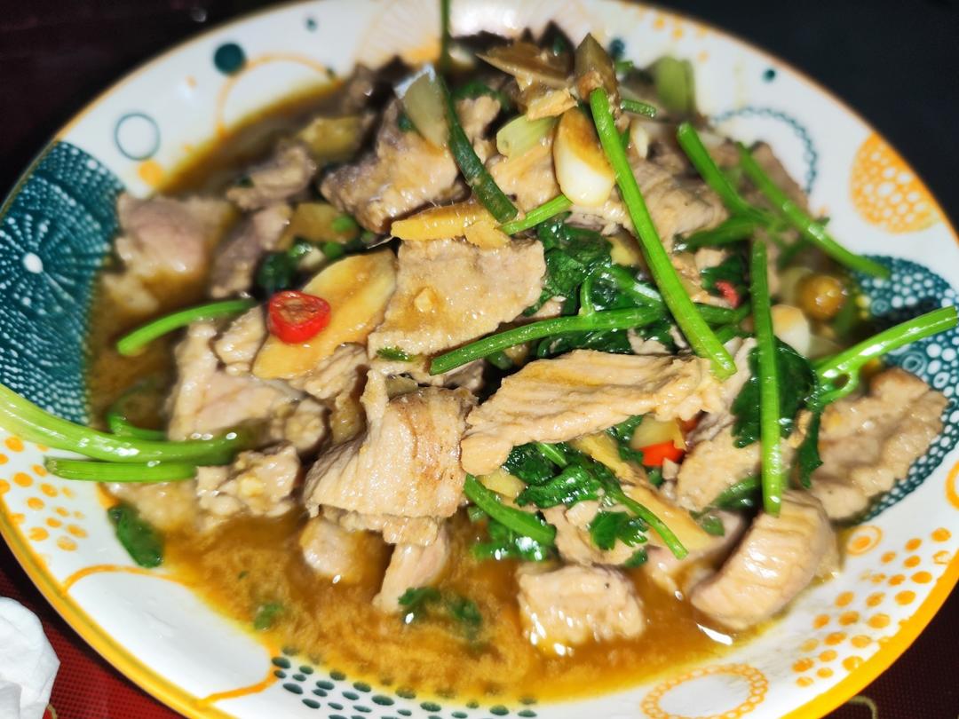 小炒黄牛肉，肉嫩味香！太好吃了简直是米饭杀手！