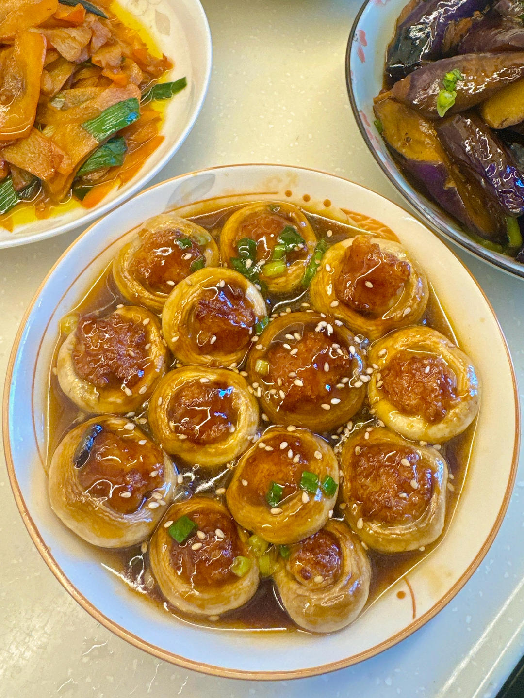 一口爆汁的虾滑酿口蘑