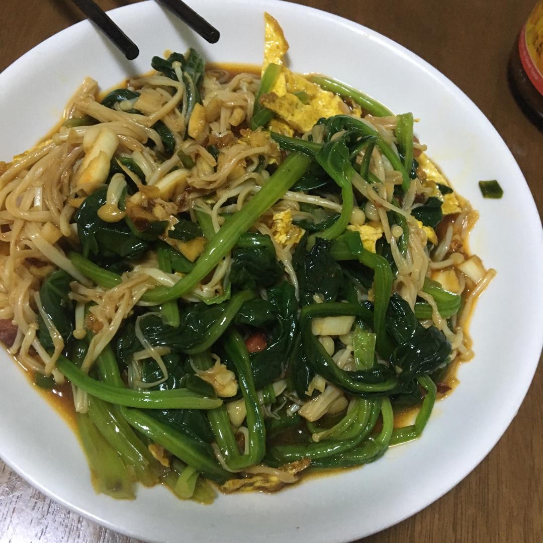 凉拌菠菜金针菇鸡蛋皮