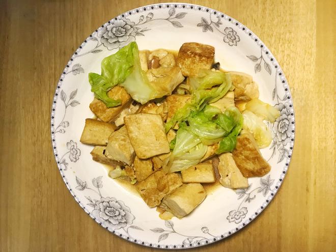 豆腐炖圆白菜的做法