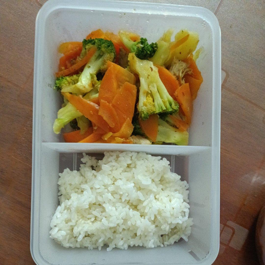 西蓝花炒胡萝卜清爽型～