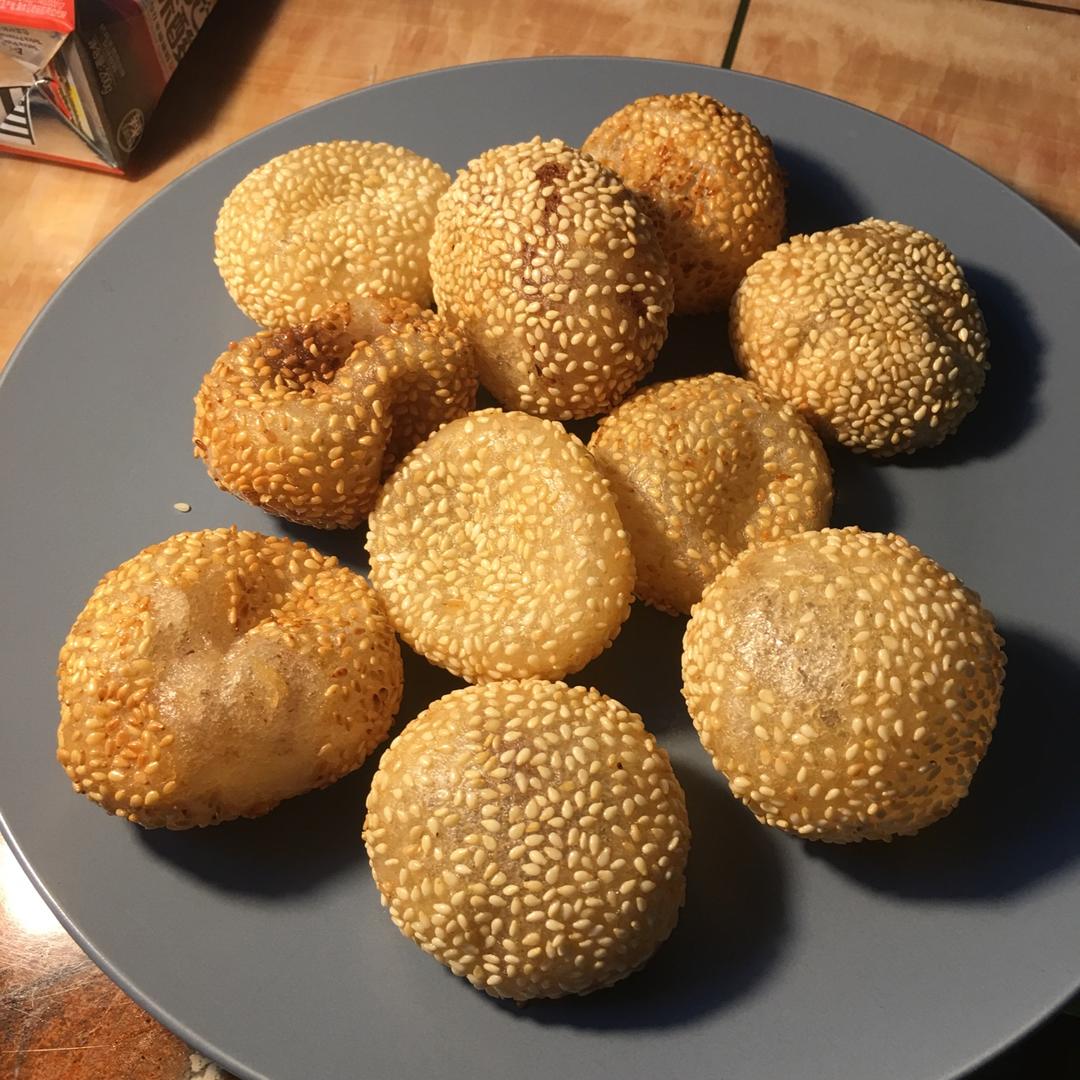 爱吃麻团。