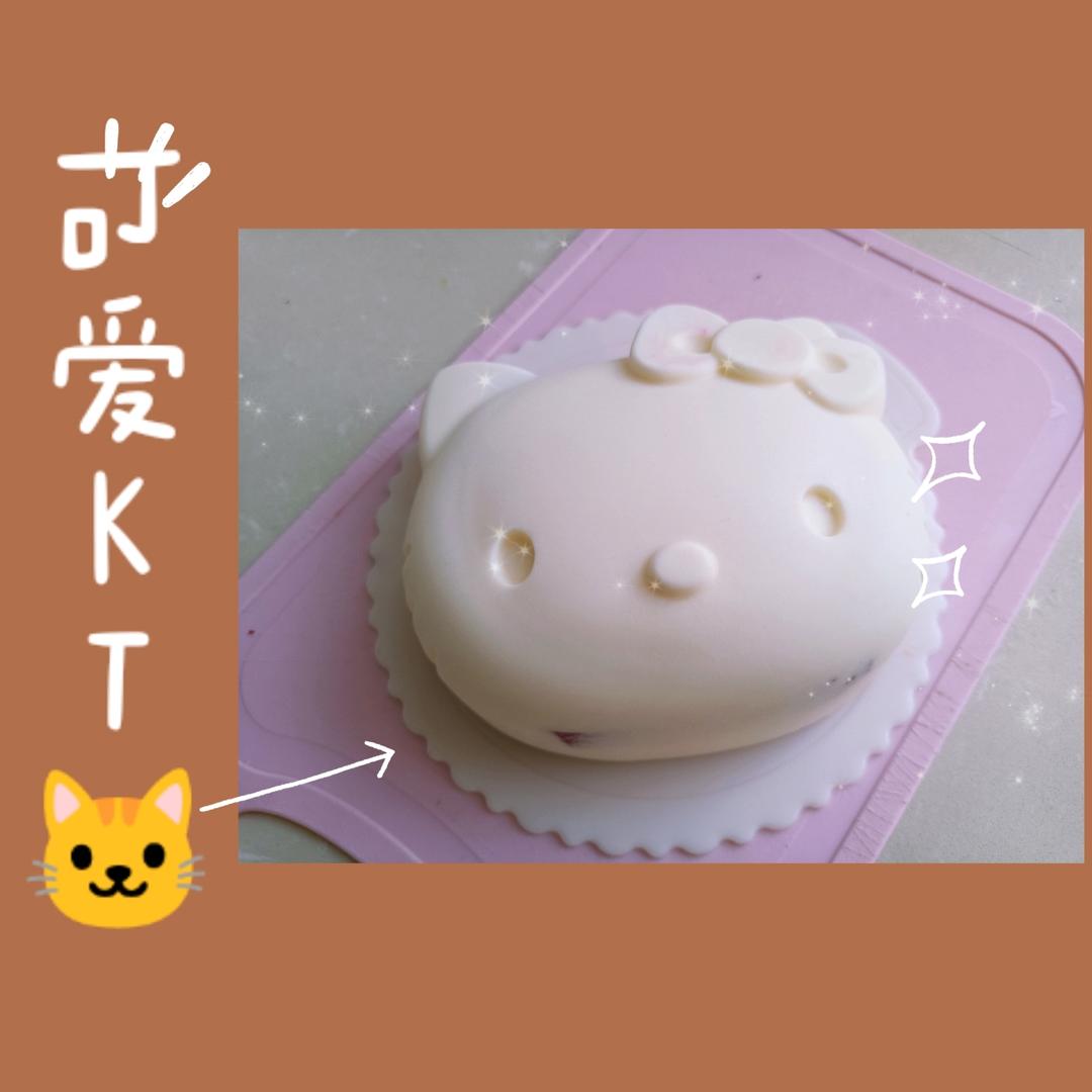 6寸kitty芝士慕斯蛋糕