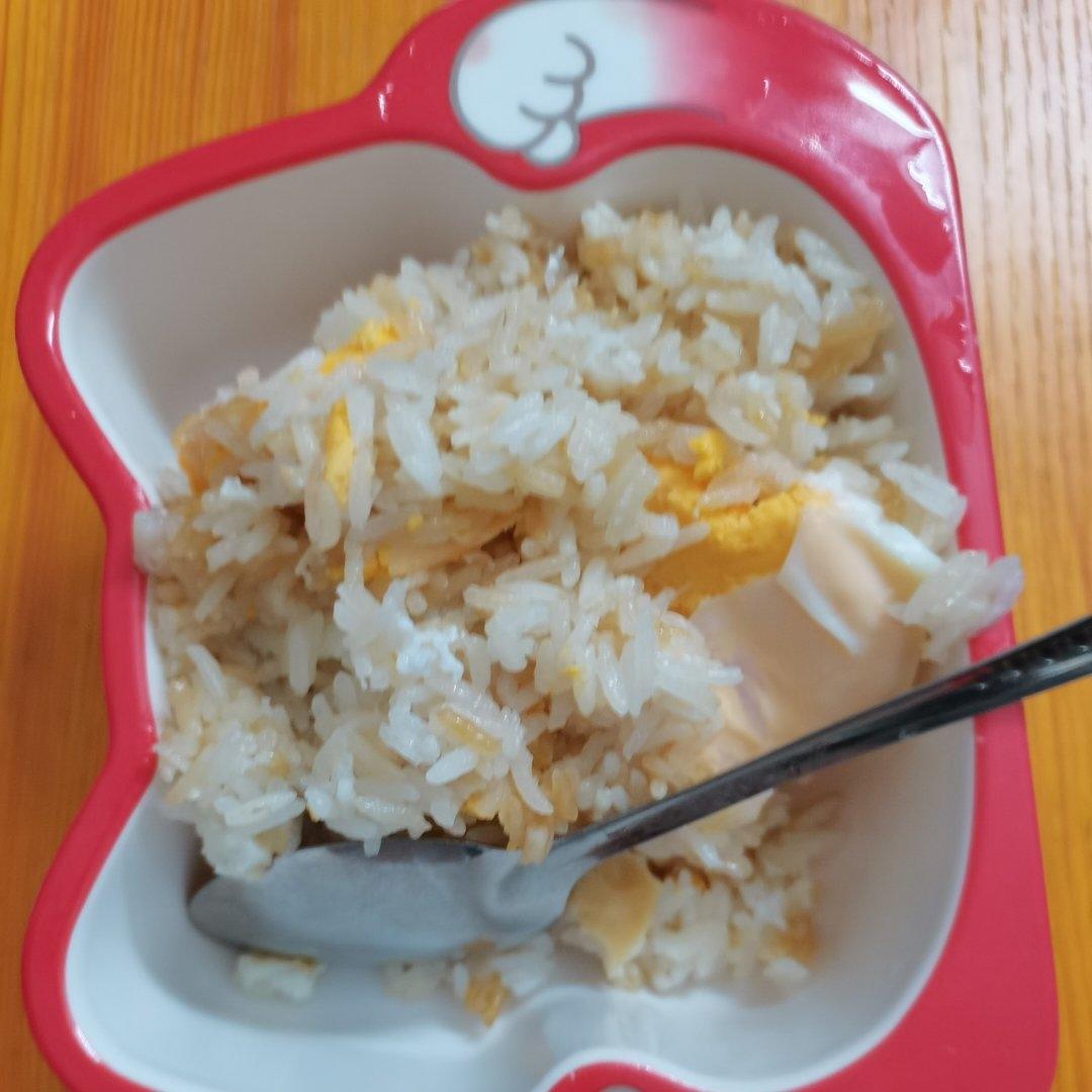电饭锅油盐鸡蛋饭