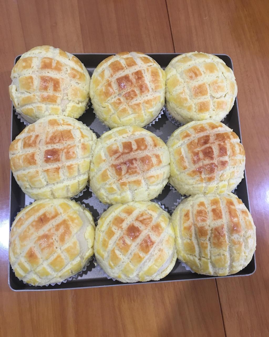 好吃到炸裂的港式菠萝包（附带制作酥皮的小视频）