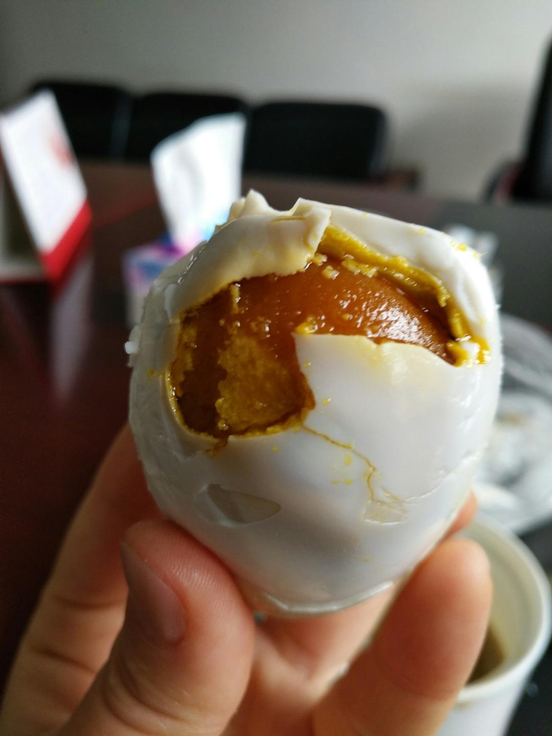 朴素的咸鸭蛋