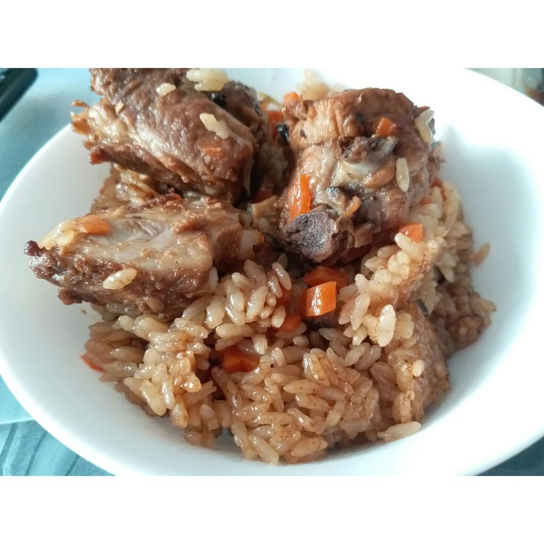 喷香排骨焖饭（爆好吃）