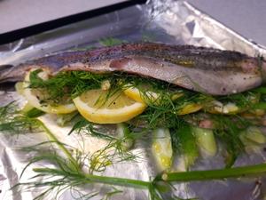 柠檬烤虹鳟鱼Rainbow trout的做法 步骤3