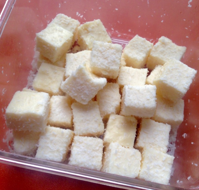 完胜85度C牛奶椰丝小方