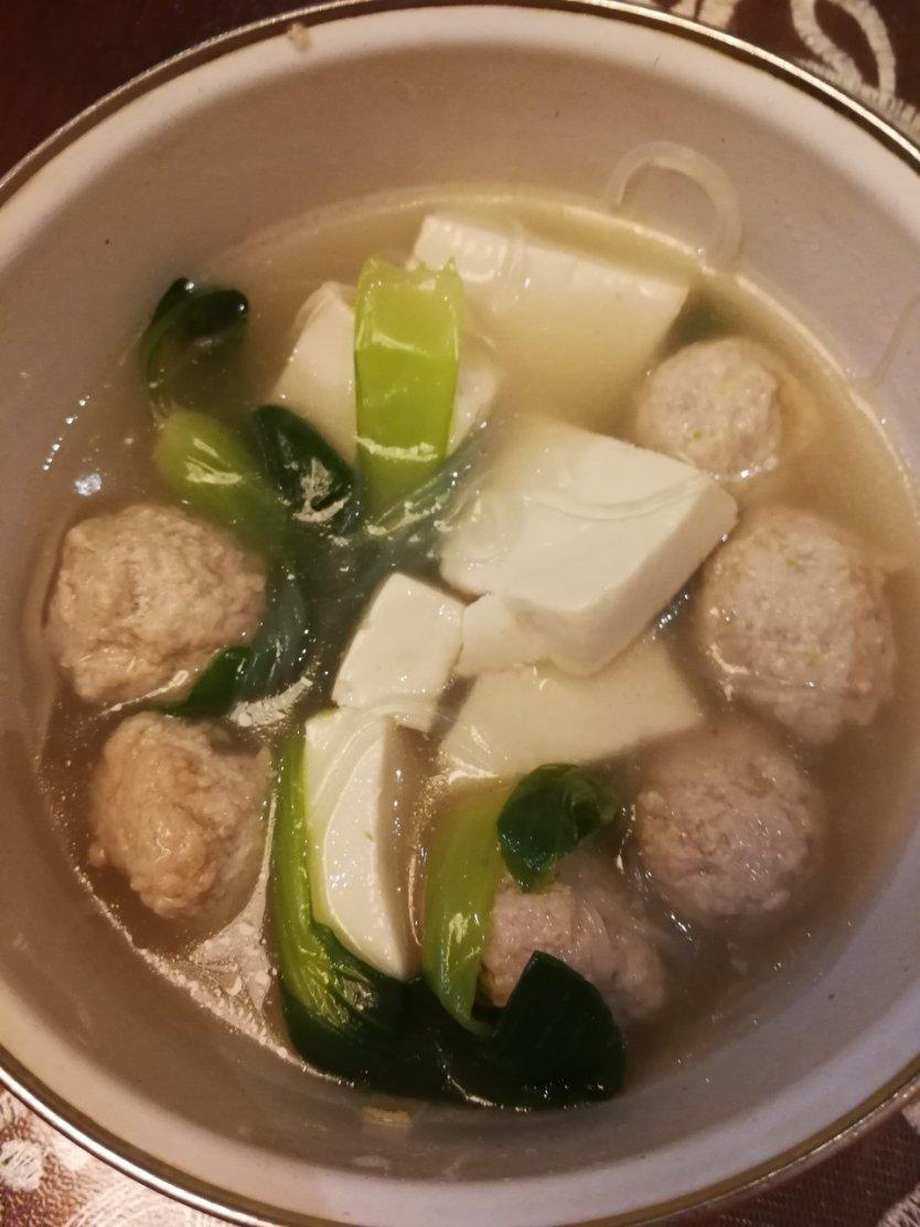 生汆丸子三鲜汤