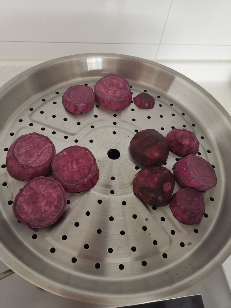 小白做紫薯甜品2（牛奶紫薯小方）的做法 步骤2