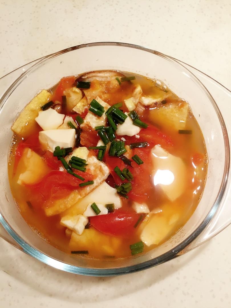 西红柿菌菇豆腐汤