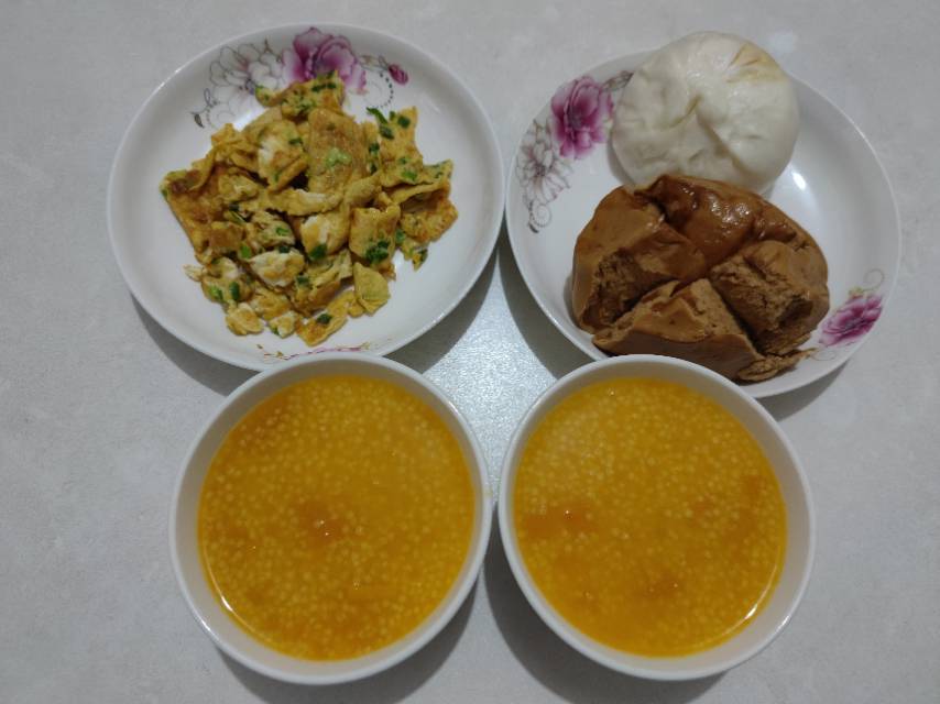 电饭煲版南瓜小米粥