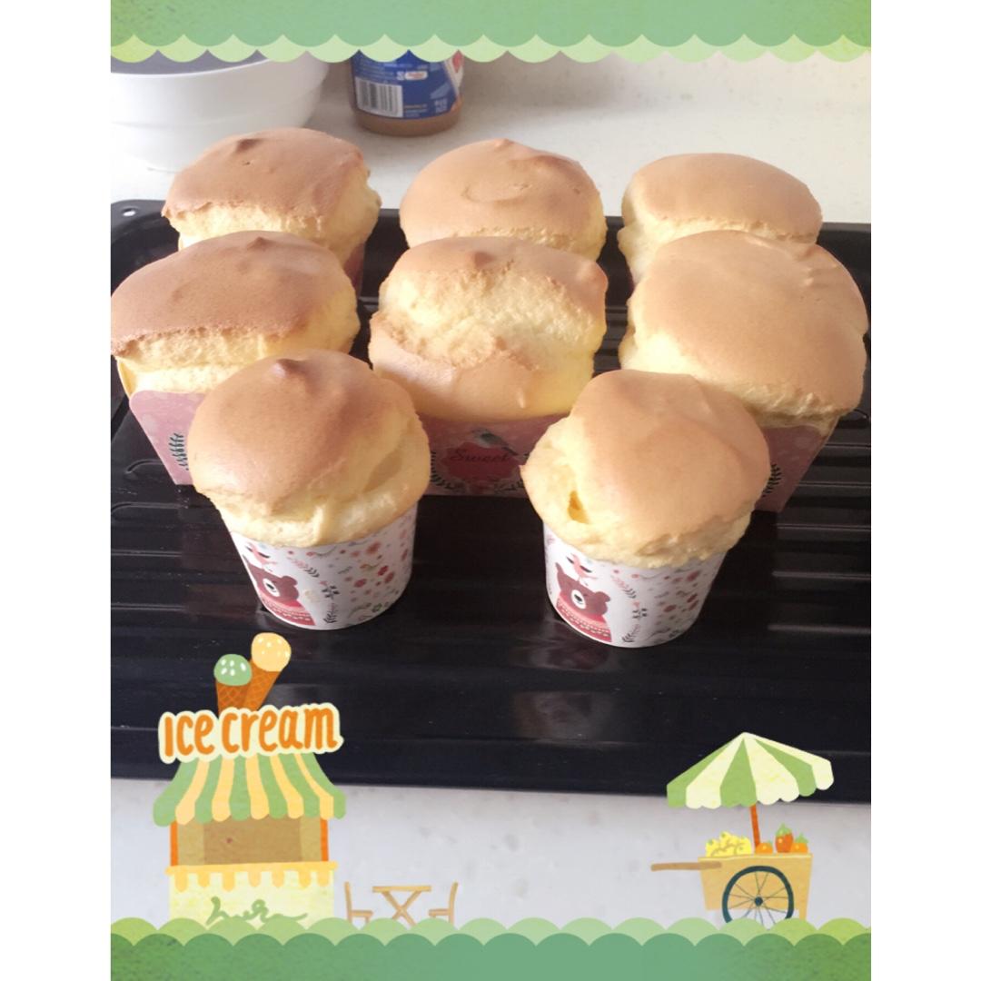 软绵绵的纸杯蛋糕