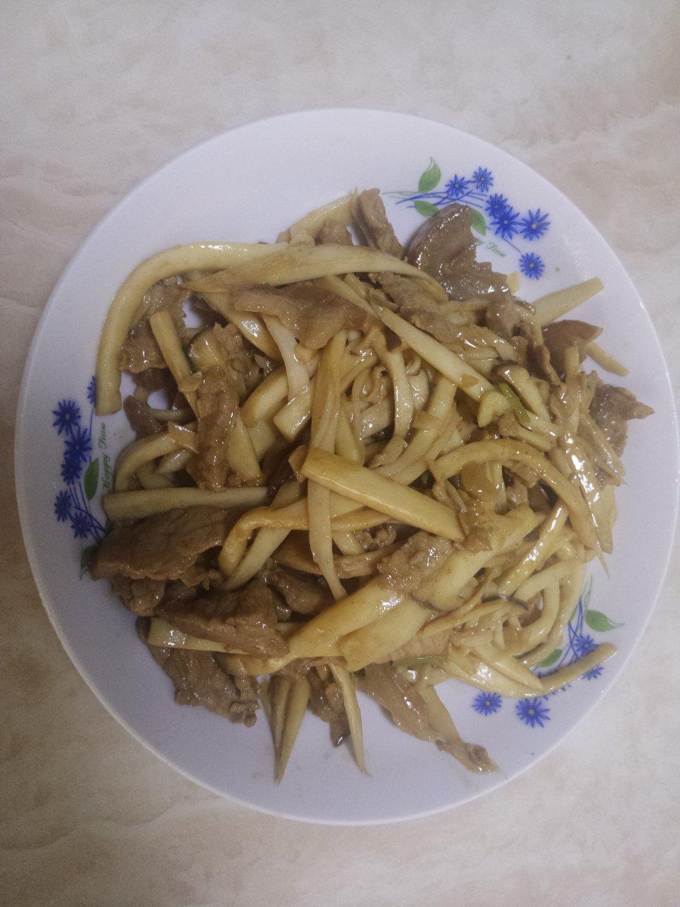 鸡腿菇炒肉