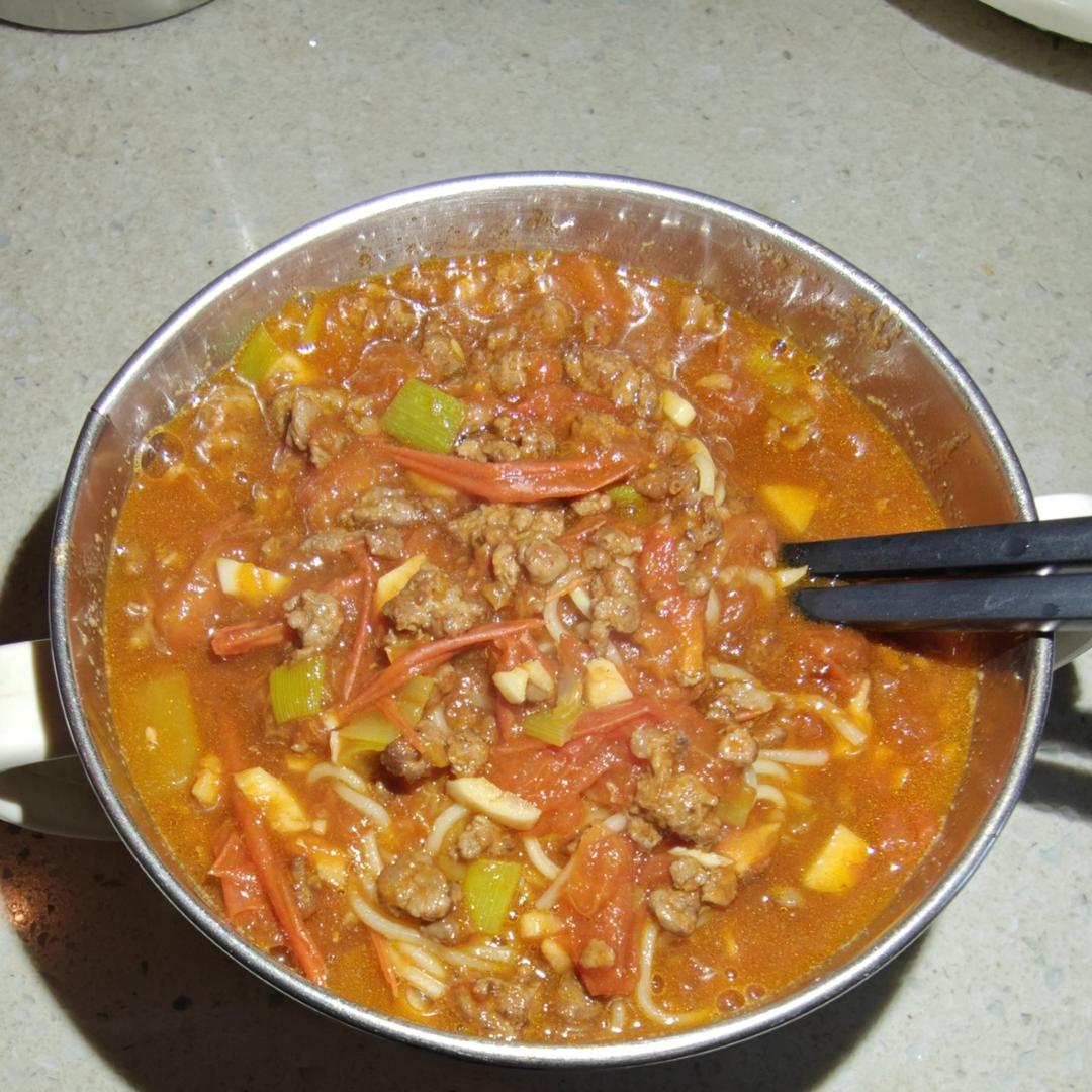 番茄肉酱拌面
