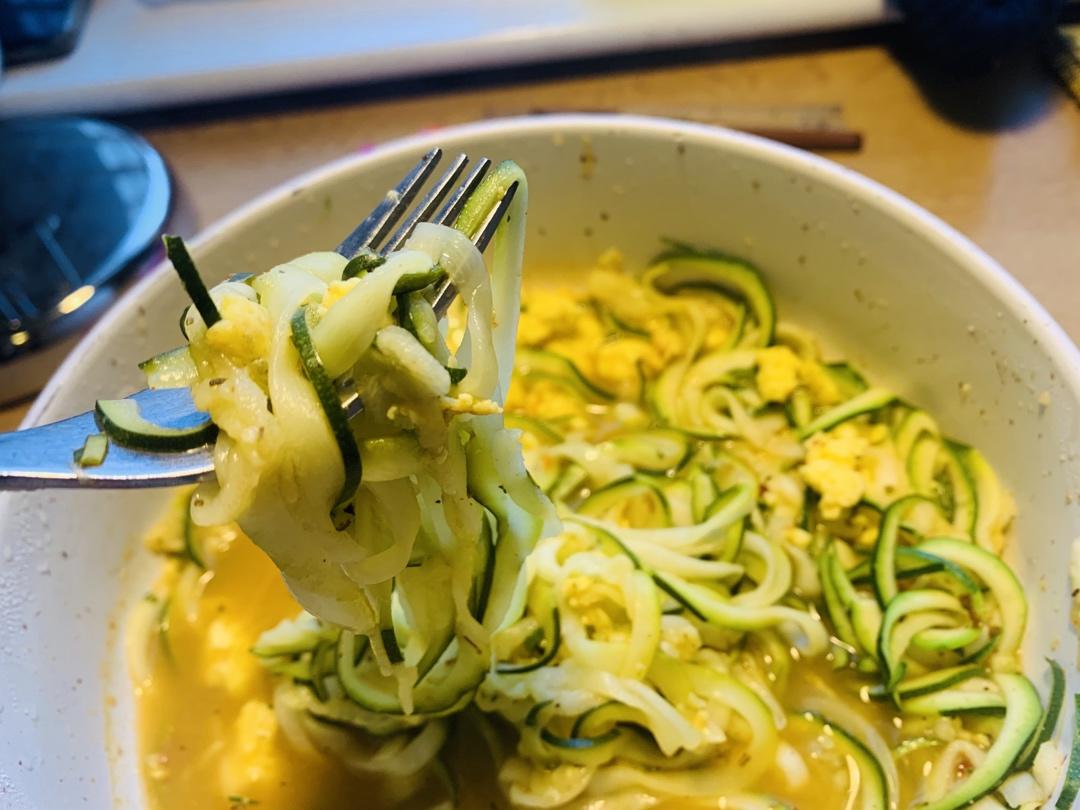 健身轻食：西葫芦鸡蛋面～高蛋白低碳水