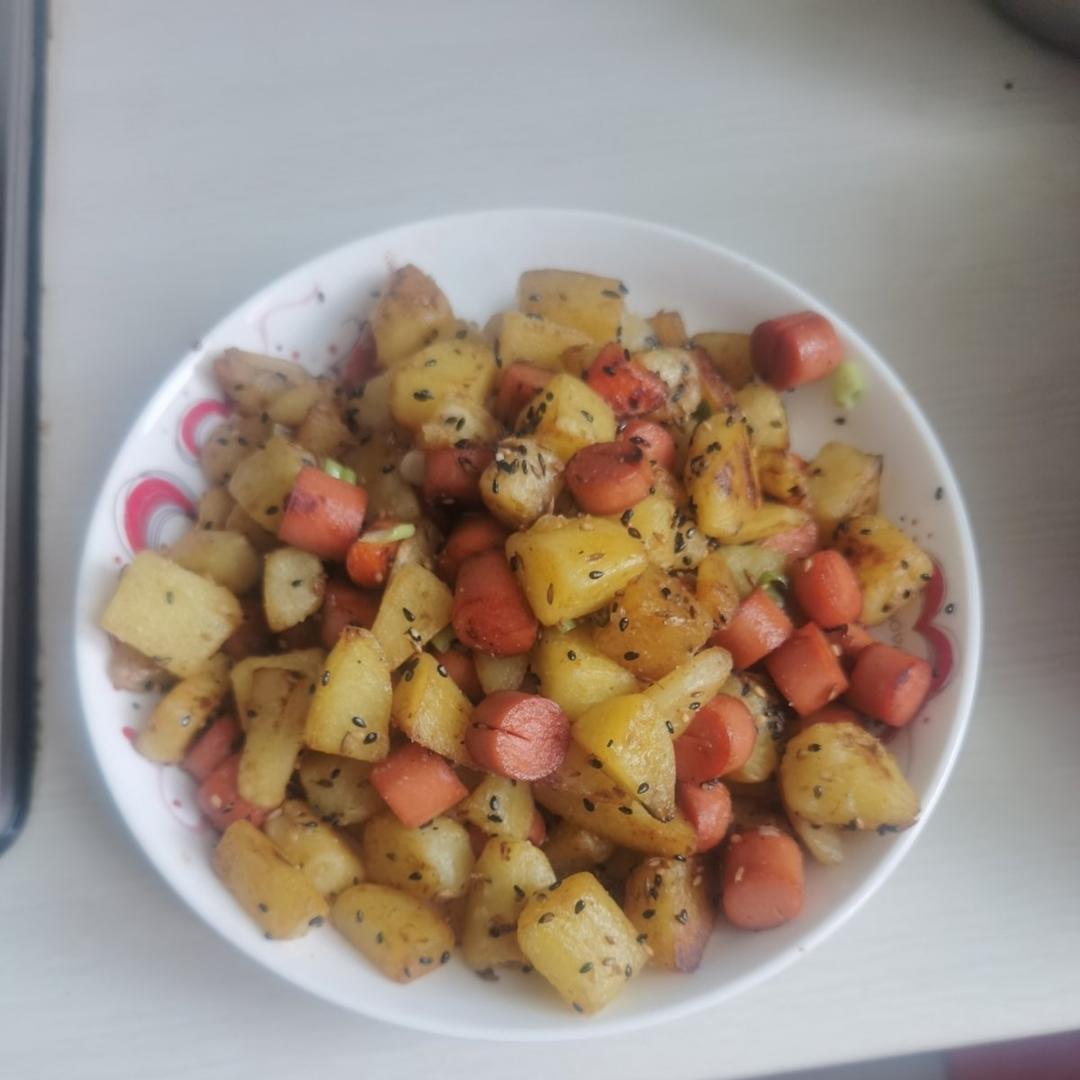 孜然火腿土豆丁