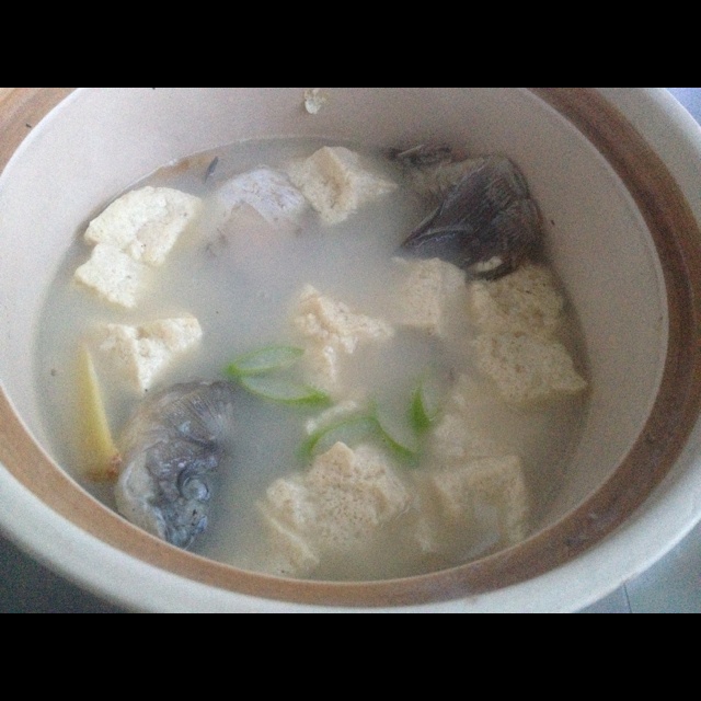 鲫鱼豆腐汤