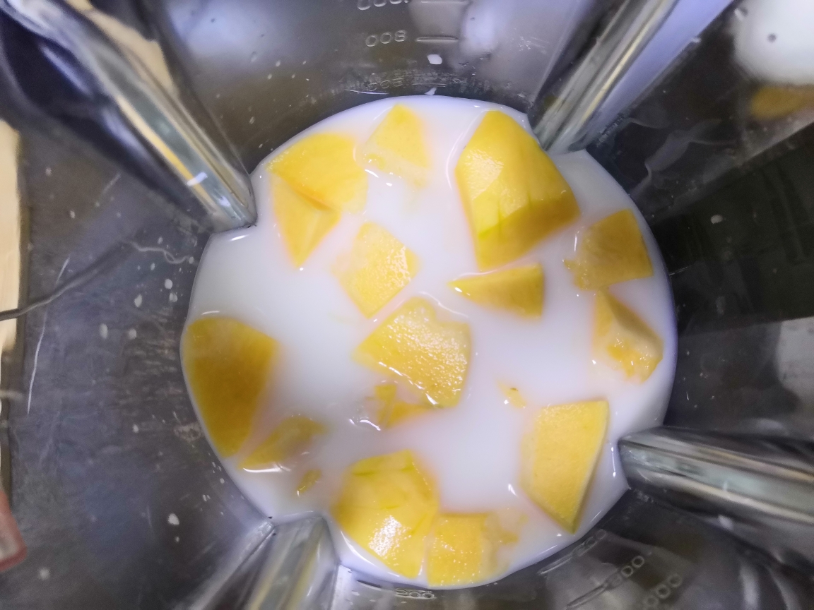 好侍西趣奶炖南瓜浓汤的做法 步骤2