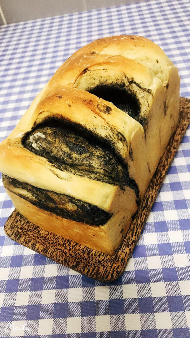 豆浆黑芝麻土司