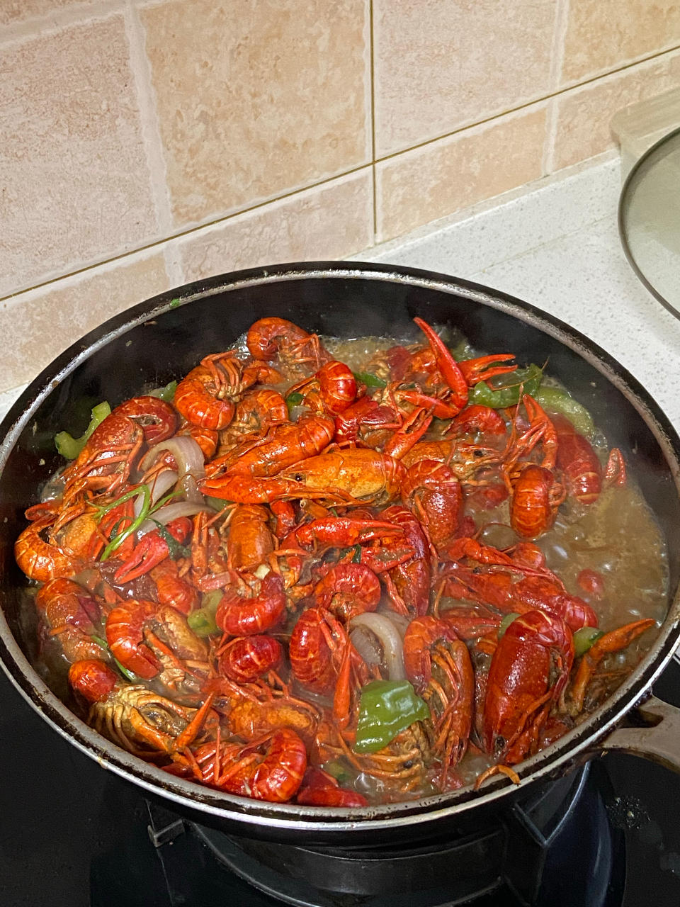 干净简单超香版十三香小龙虾（教你这么挑小龙虾，怎么彻底清洗）