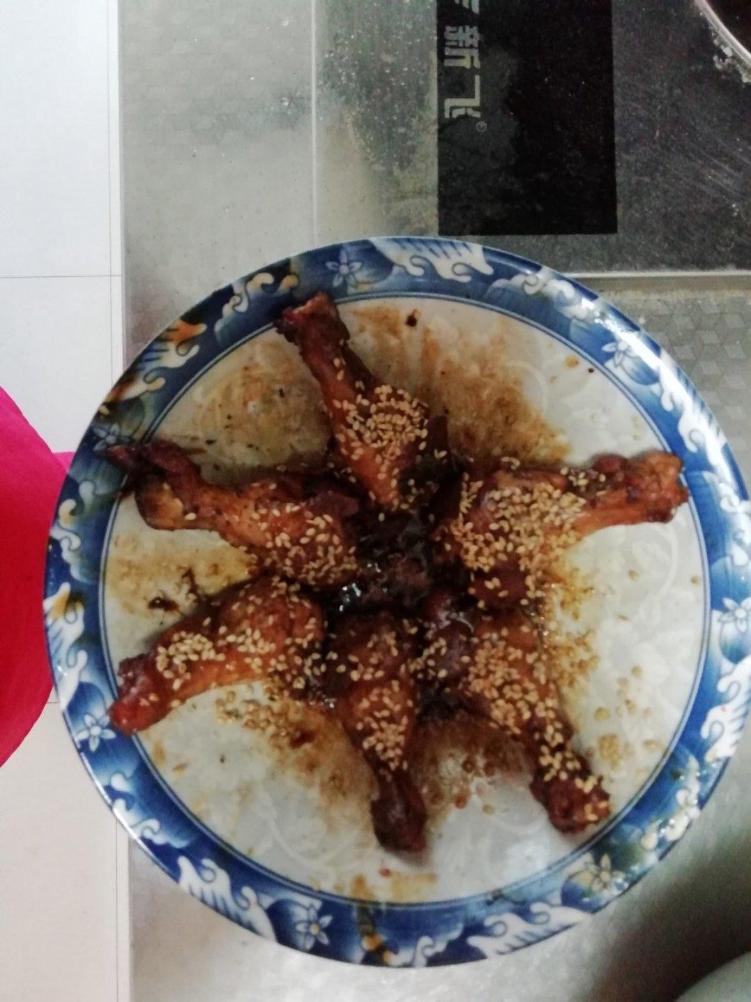 冬瓜胡萝卜玉米粒火腿肠一起炒。香菇炒油菜。